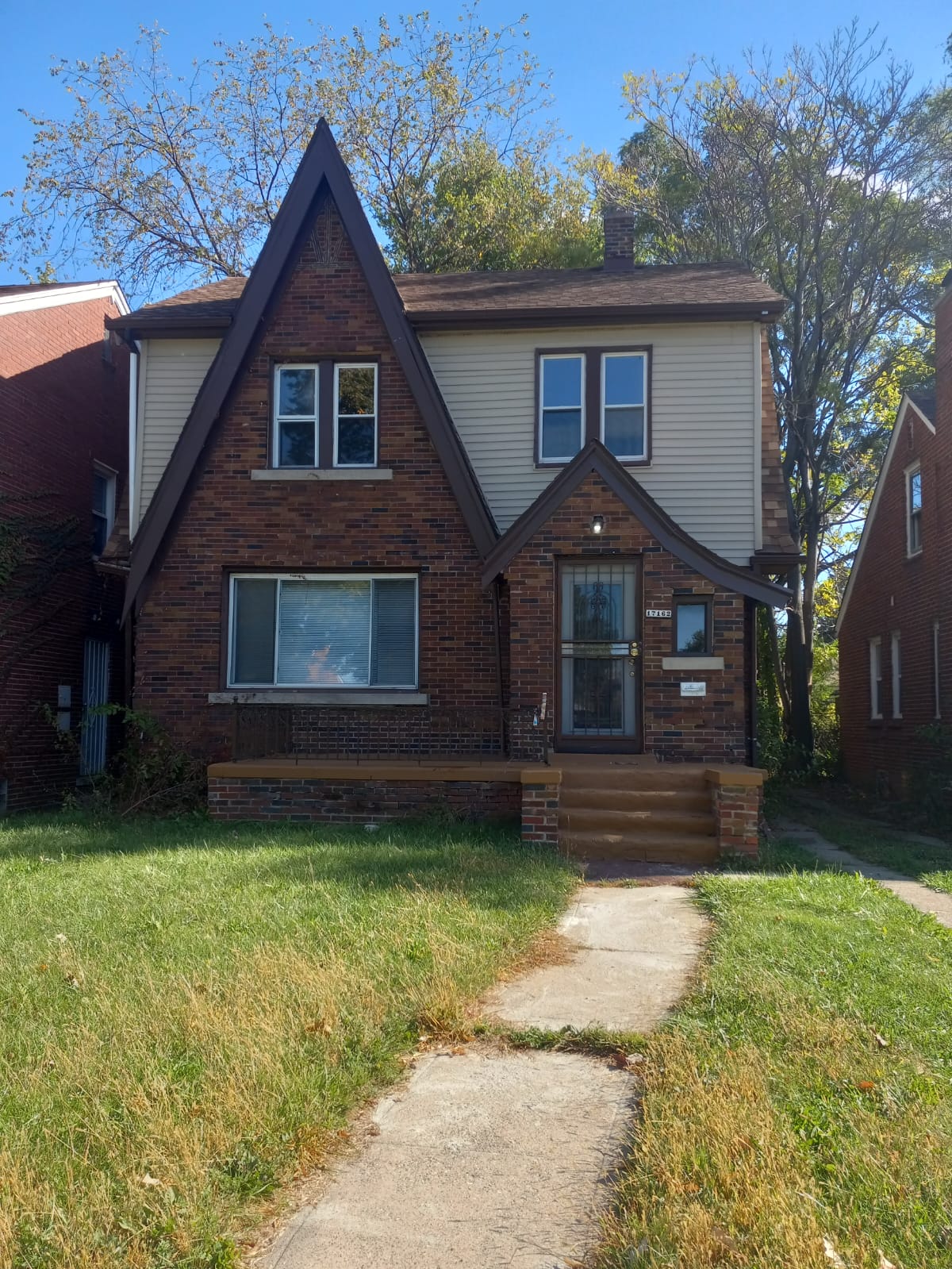 17162 Bradford Avenue