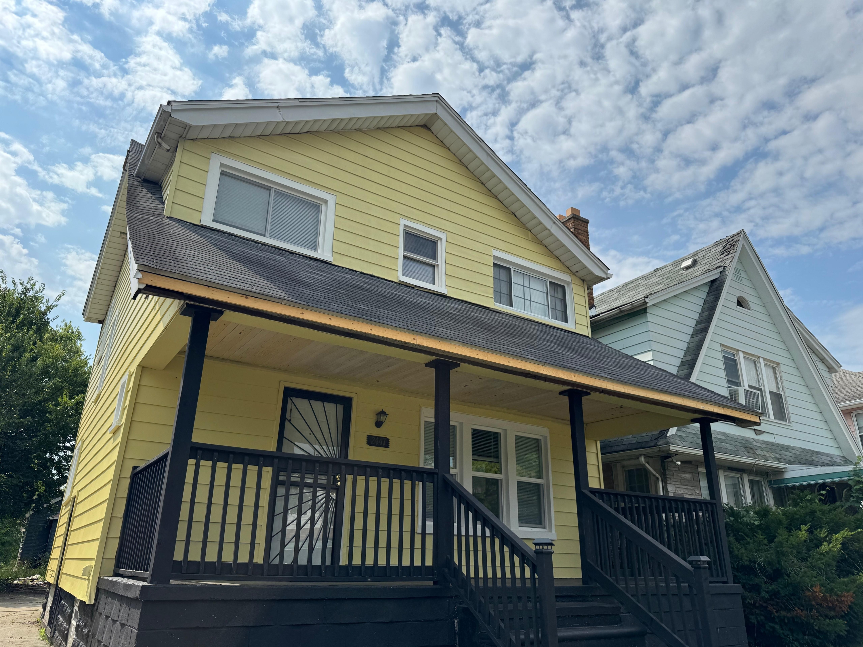2447 Leslie Street