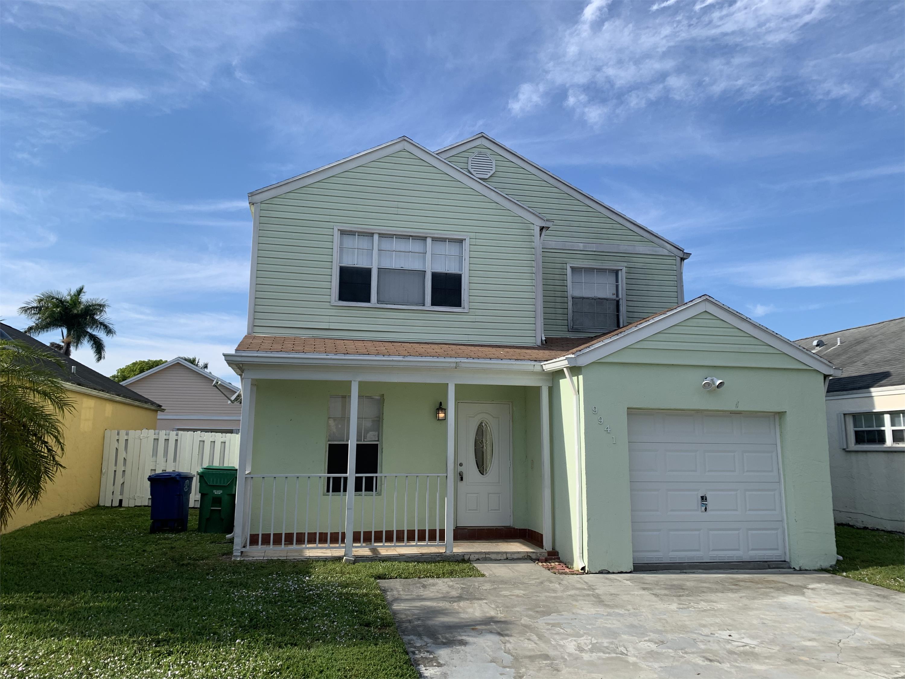 9941 West Daffodil Lane