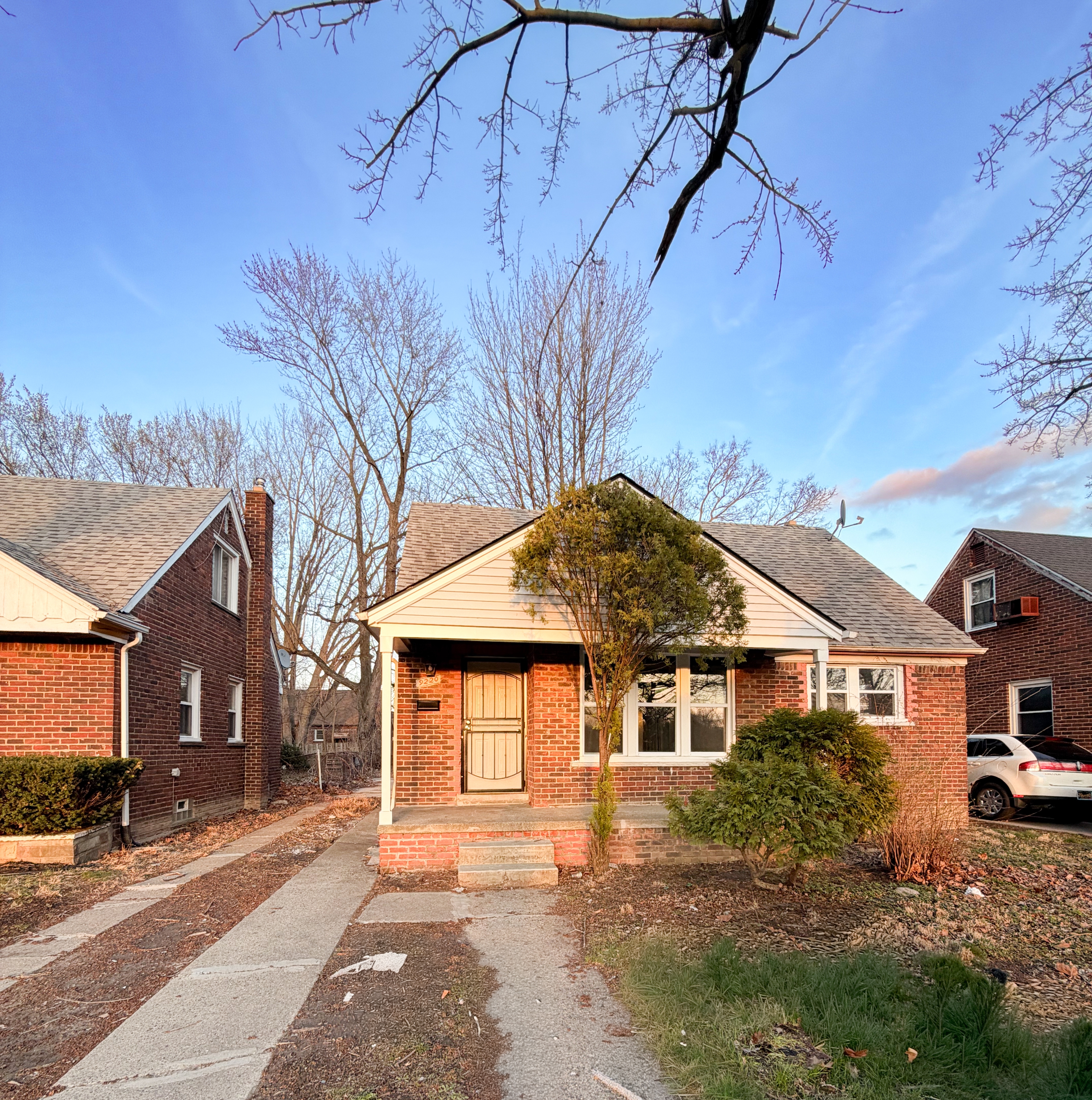 9220 Mansfield Street