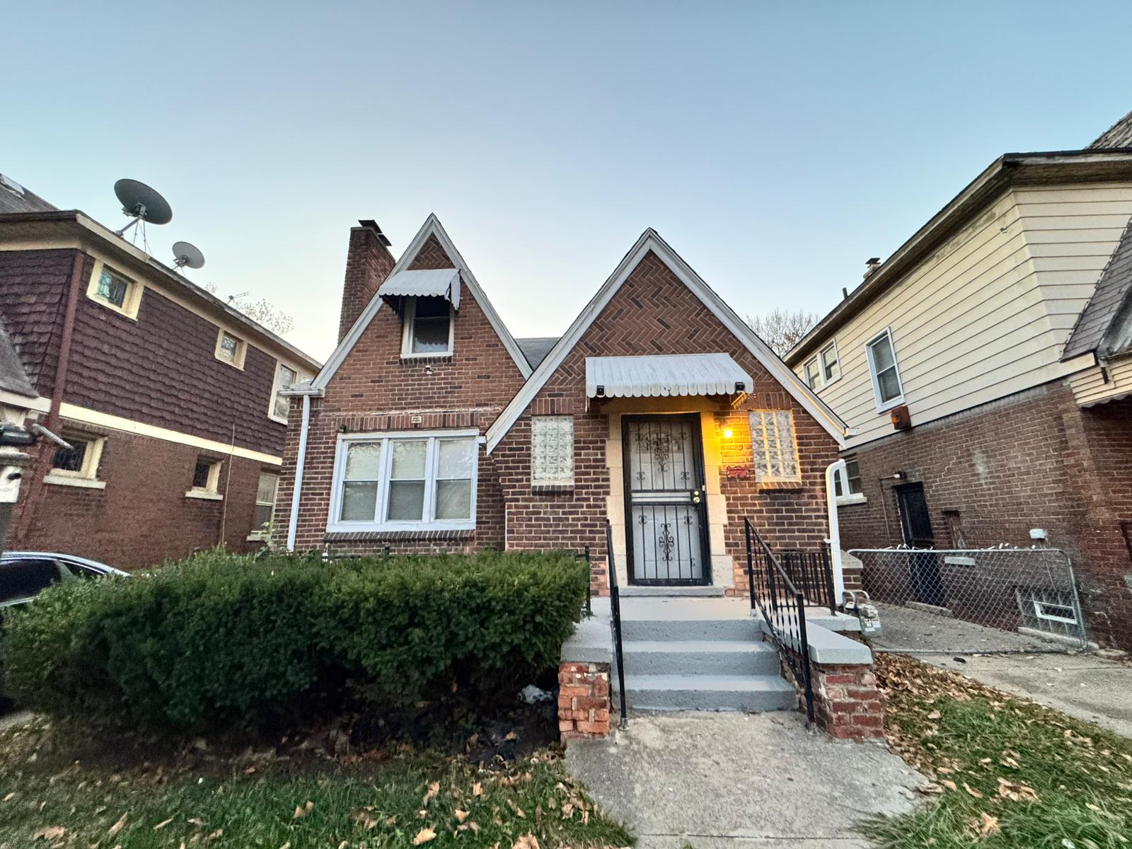 Property main image